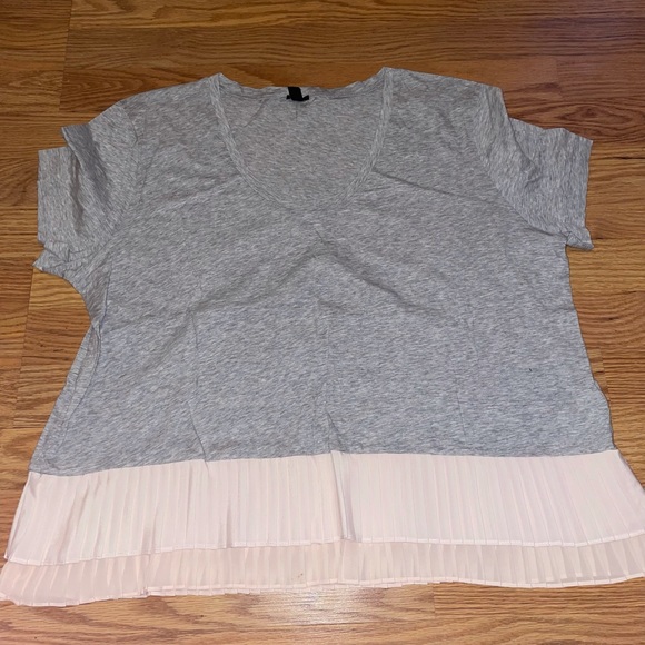 J Crew ruffle bottom T-shirt - Picture 3 of 4